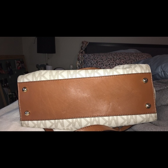 Michael Kors Purse - Picture 4 of 4